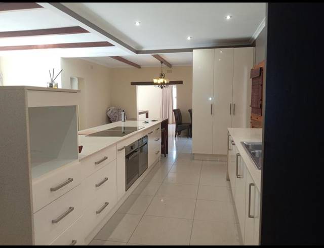3 BEDROOM HOUSE FOR SALE IN CRESTA